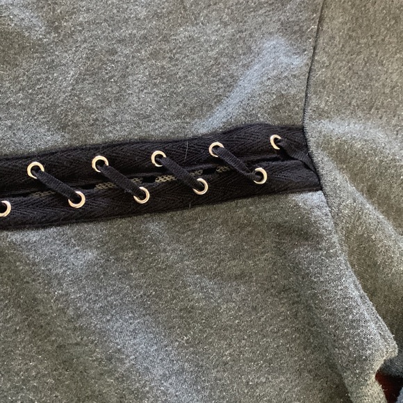Blueh Ciel Grey/Black Laced front Cropped French Terry Sweatshirt size L - Picture 3 of 8